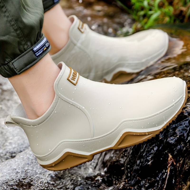 Thea - Modern rubber boot